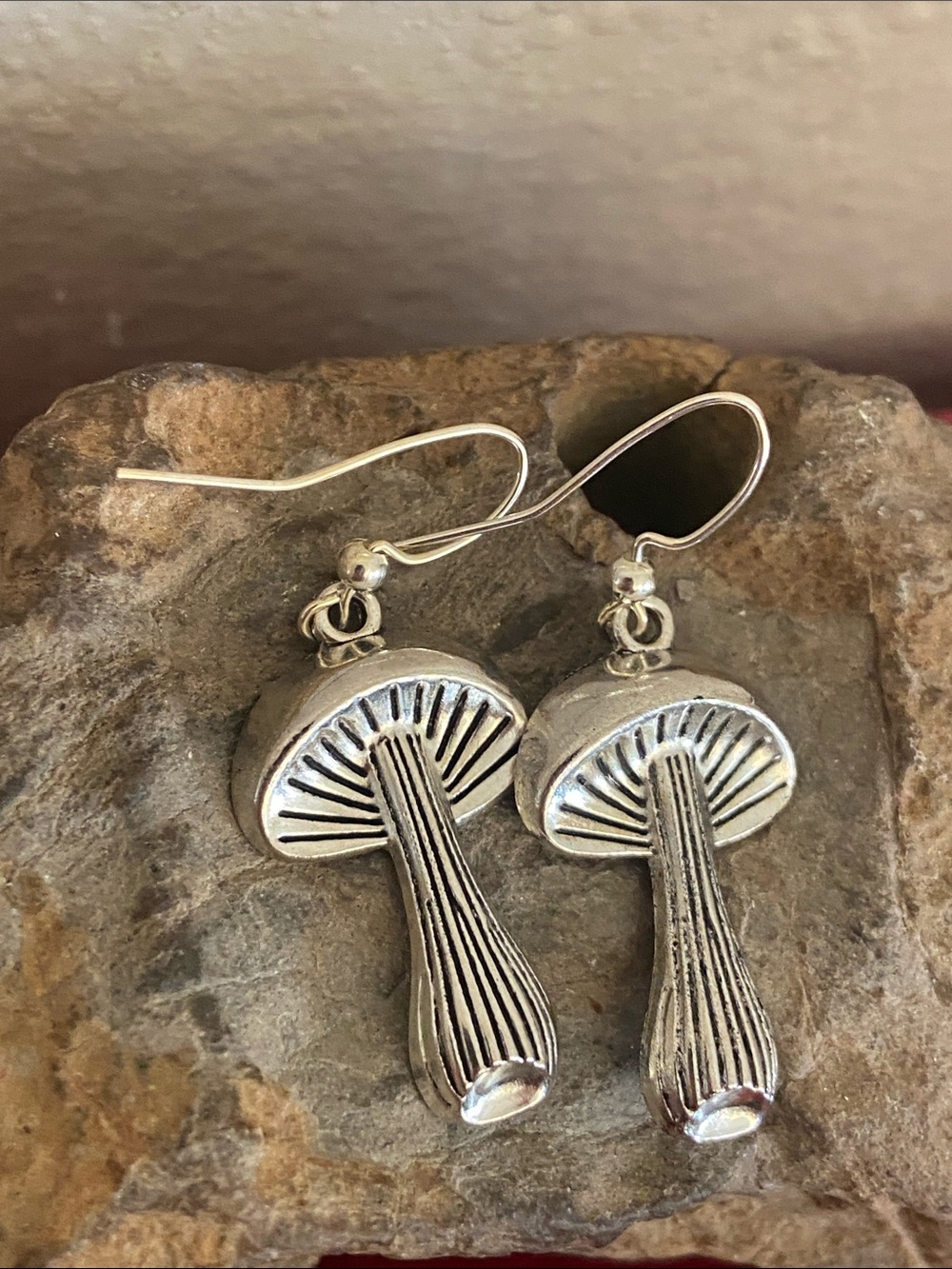 5/$10❤️❤️❤️NEW Handmade Tall Mushroom Earrings
